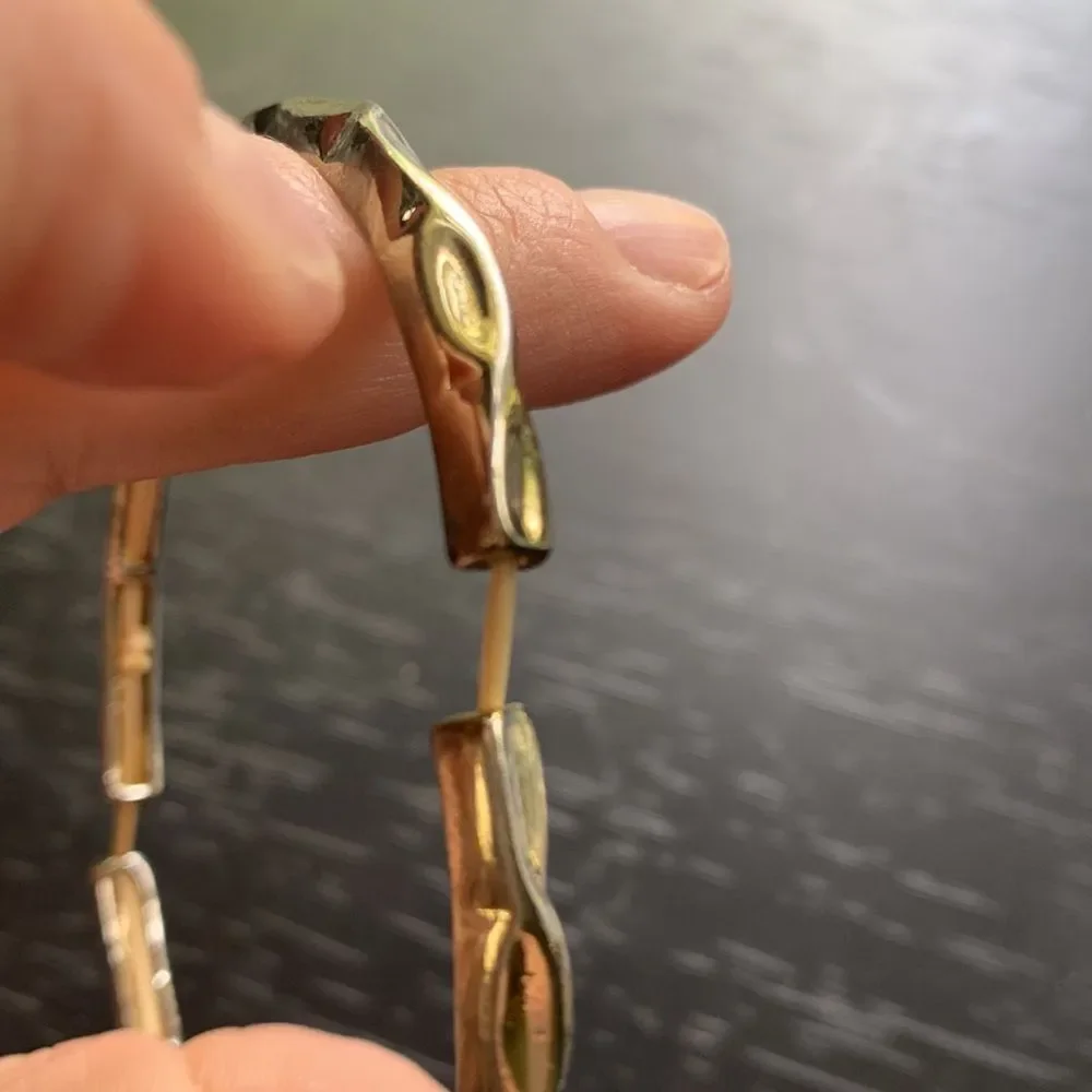 Vintage Gold Tone Bangle stretchy bracelet